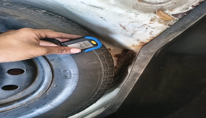 2016 Maruti Swift VXI, Petrol, Manual, 62,156 km, tyre