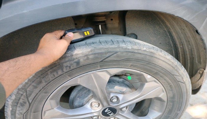 2019 KIA SELTOS HTK PLUS 1.5, Petrol, Manual, 2,79,123 km, tyre