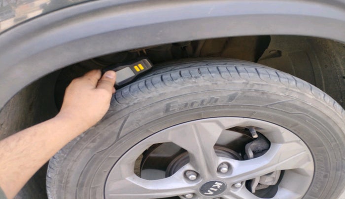 2019 KIA SELTOS HTK PLUS 1.5, Petrol, Manual, 2,79,123 km, tyre