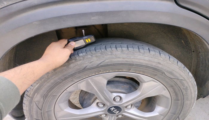 2019 KIA SELTOS HTK PLUS 1.5, Petrol, Manual, 2,79,123 km, tyre