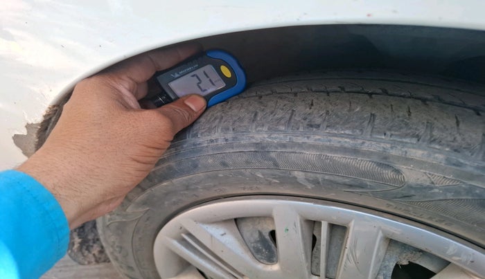 2011 Hyundai Santro Xing GLS, CNG, Manual, 1,43,812 km, tyre