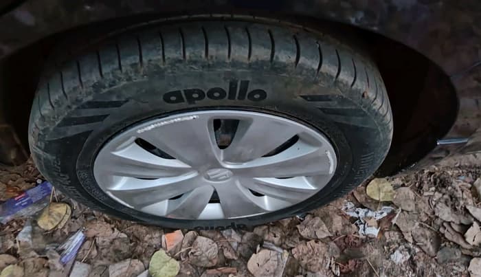 2017 Maruti Ertiga VXI, CNG, Manual, 1,05,628 km, tyre