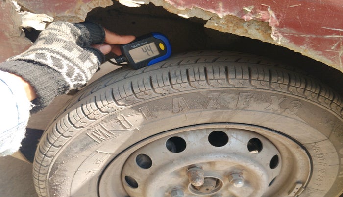 2014 Hyundai Eon ERA +, Petrol, Manual, 1,04,759 km, tyre