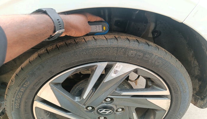 2023 Hyundai NEW I20 ASTA (O) 1.2 MT, Petrol, Manual, 33,100 km, tyre