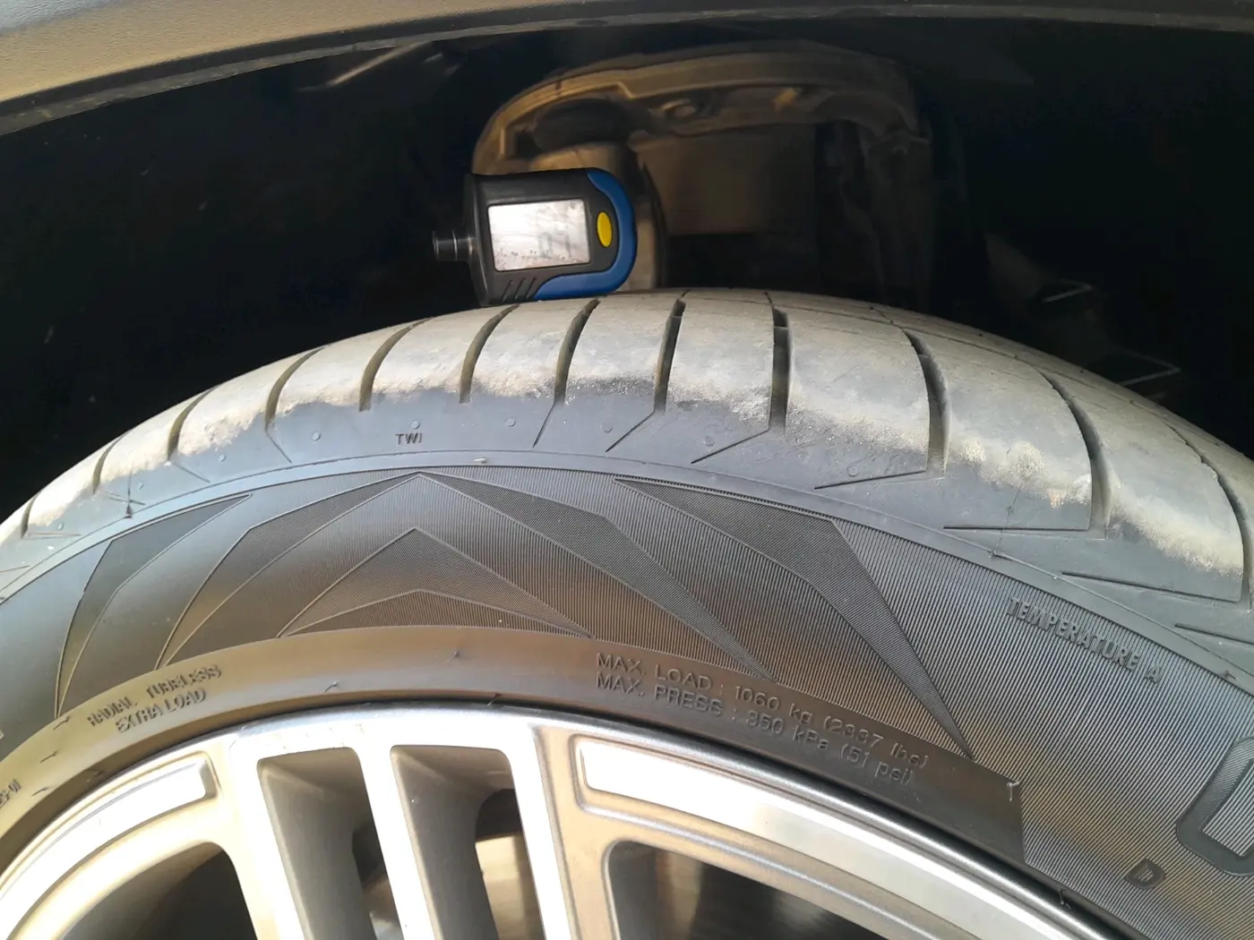 2022 Mercedes Benz GLS 450 4MATIC, Petrol, Automatic, 75,470 km, tyre