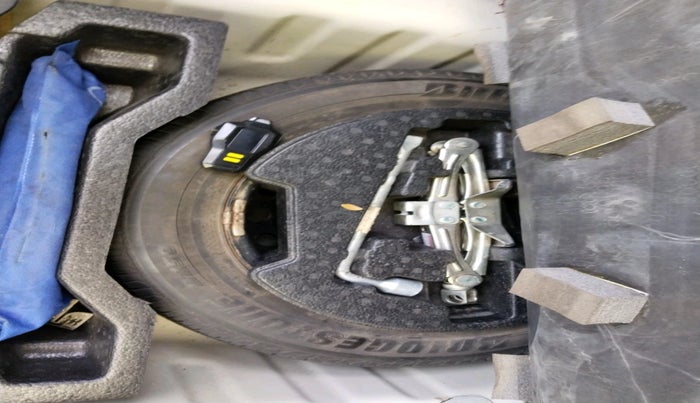 2016 Maruti Ciaz VDI+ SHVS, Diesel, Manual, 1,40,651 km, tyre