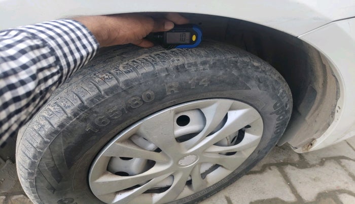 2013 Maruti Swift Dzire LXI, CNG, Manual, 1,06,472 km, tyre