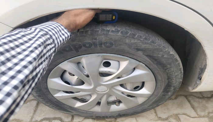 2013 Maruti Swift Dzire LXI, CNG, Manual, 1,06,472 km, tyre