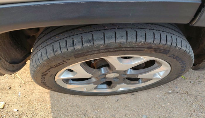 2020 Jeep Compass LIMITED PLUS 2.0 DIESEL 4X4 AT, Diesel, Automatic, 1,21,473 km, tyre