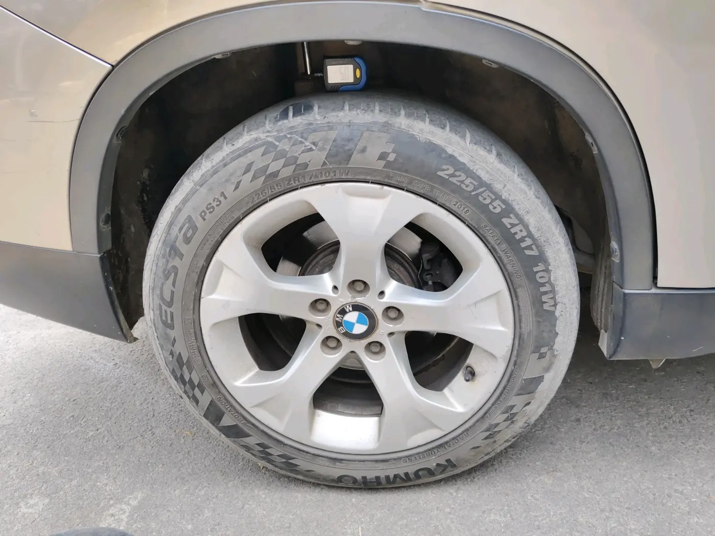 2013 BMW X1 SDRIVE 20D, Diesel, Automatic, 1,74,996 km, tyre