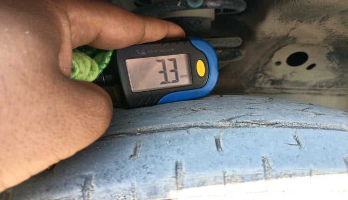 2013 Maruti Wagon R 1.0 LXI CNG, CNG, Manual, 1,17,950 km, tyre