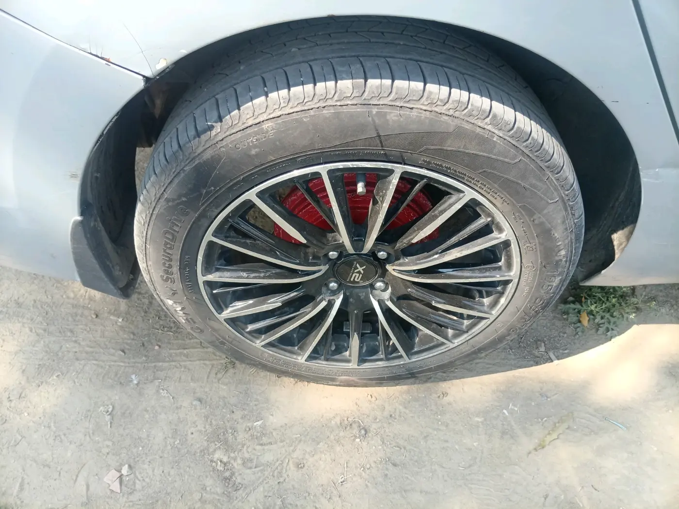 2017 Hyundai Verna 1.6 VTVT SX O, Petrol, Manual, 1,21,645 km, tyre