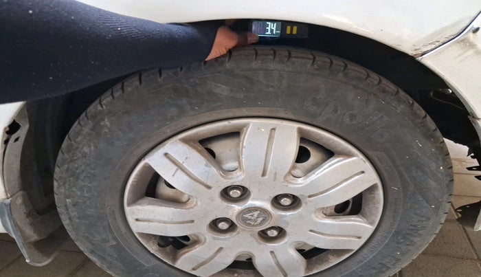 2015 Hyundai i10 MAGNA 1.1, CNG, Manual, 1,10,100 km, tyre