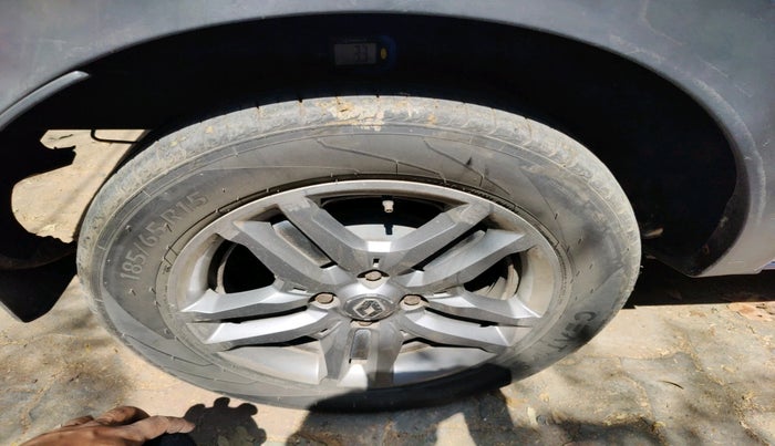 2019 Renault TRIBER RXZ, Petrol, Manual, 1,63,461 km, tyre