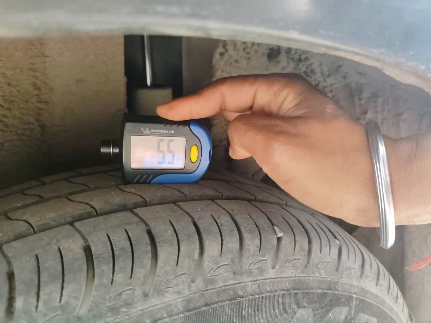 2015 Maruti Ertiga VXI, CNG, Manual, 1,28,236 km, tyre