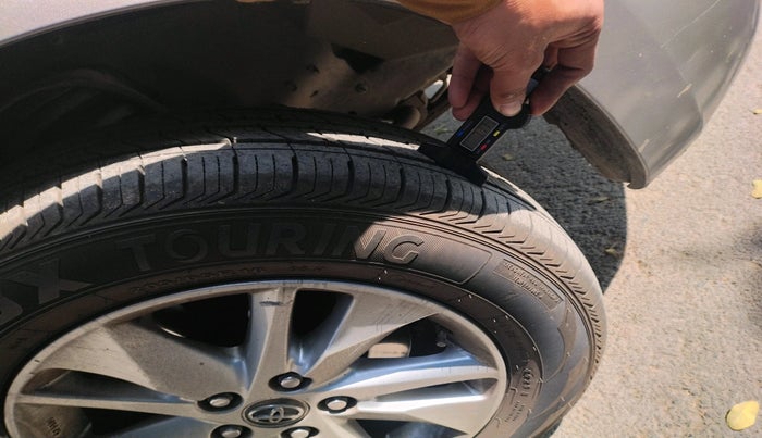 2018 Toyota Innova Crysta 2.8 GX AT 8 STR, Diesel, Automatic, 1,10,475 km, tyre