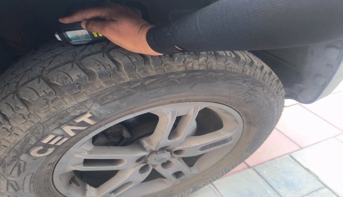 2022 Mahindra Thar LX HT PETROL 4WD MT, Petrol, Manual, 10,951 km, tyre