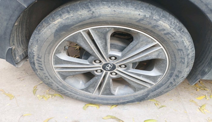 2017 Hyundai Creta SX PLUS AT 1.6 PETROL, Petrol, Automatic, 1,06,267 km, tyre