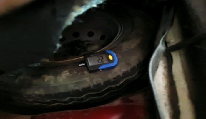 2012 Hyundai Eon ERA +, Petrol, Manual, 83,800 km, tyre