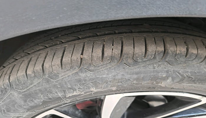 2023 MG ASTOR SAVVY 1.3 TURBO AT S RED, Petrol, Automatic, 18,972 km, tyre