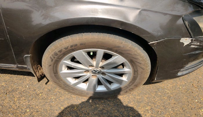 2012 Volkswagen Passat TRENDLINE MT, Diesel, Manual, 1,17,535 km, tyre