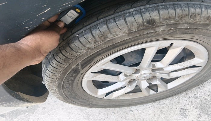 2019 Renault TRIBER RXL MT, CNG, Manual, 58,630 km, tyre