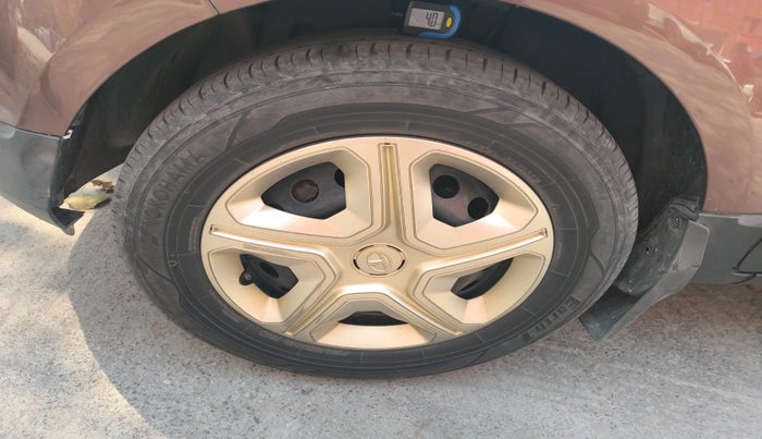 2016 Ford Ecosport AMBIENTE 1.5L DIESEL, Diesel, Manual, 1,16,627 km, tyre