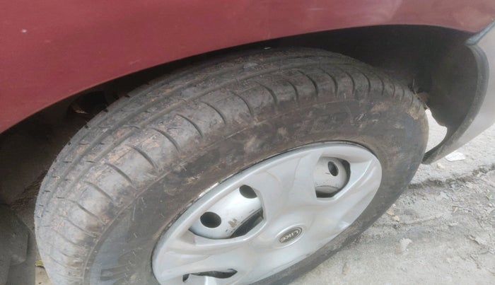2011 Maruti Alto LX, Petrol, Manual, 42,564 km, tyre