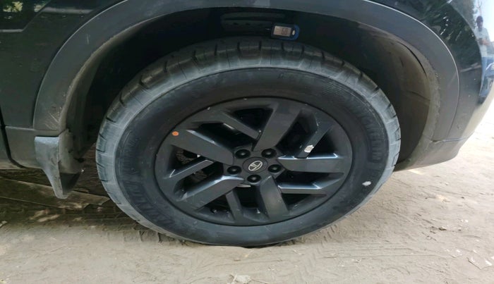 2020 Tata Harrier XZA PLUS 2.0L DARK EDITION, Diesel, Automatic, 1,44,900 km, tyre