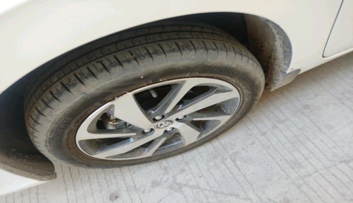 2025 Toyota Glanza V AMT, Petrol, Automatic, 1,431 km, tyre