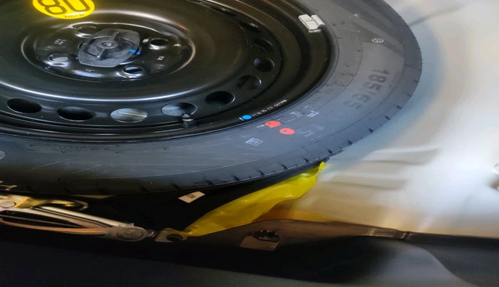 2025 Toyota Glanza V AMT, Petrol, Automatic, 1,431 km, tyre