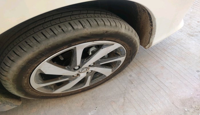 2025 Toyota Glanza V AMT, Petrol, Automatic, 1,431 km, tyre