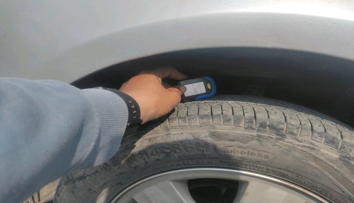 2011 Maruti Swift Dzire ZXI, Petrol, Manual, 43,186 km, tyre