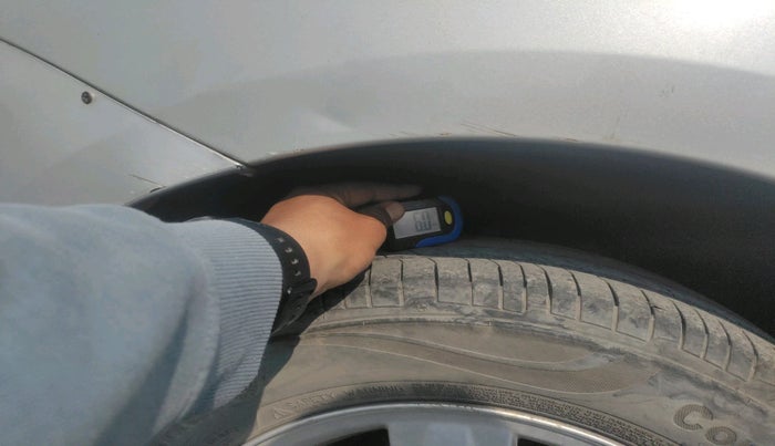 2011 Maruti Swift Dzire ZXI, Petrol, Manual, 43,186 km, tyre