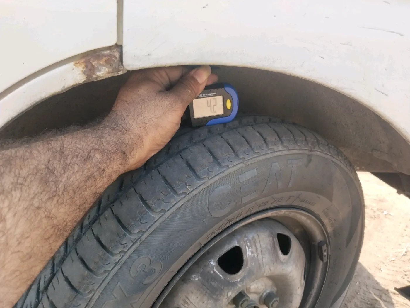 2020 Maruti Eeco 5 STR WITH A/C+HTR CNG, CNG, Manual, 1,55,367 km, tyre