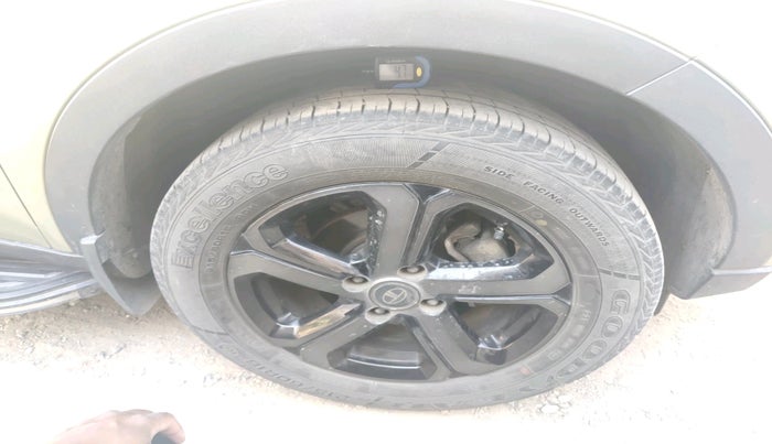 2022 Tata NEXON XZA PLUS (PREMIUM) KAZIRANGA PETROL, Petrol, Automatic, 70,366 km, tyre