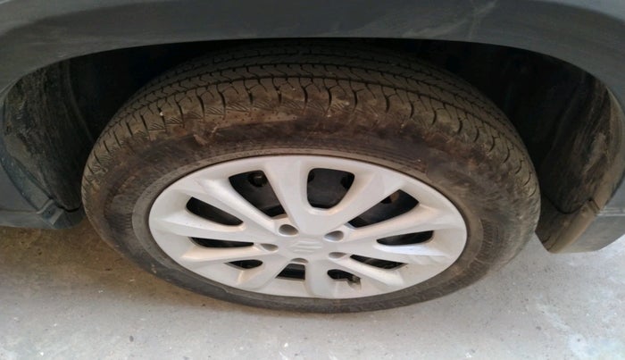 2025 Maruti Grand Vitara Delta Plus Hybrid eCVT, Hybrid, Automatic, 2,052 km, tyre