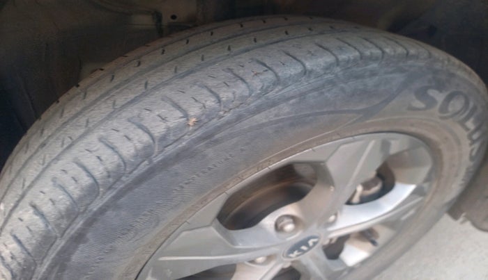 2020 KIA SELTOS HTK PLUS 1.5, Petrol, Manual, 46,288 km, tyre