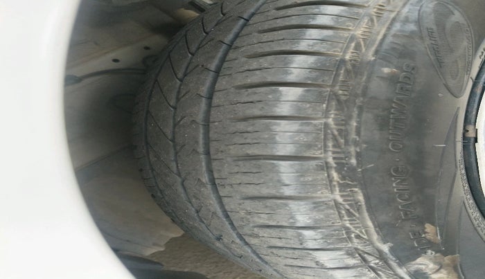 2017 Maruti Dzire VDI, Diesel, Manual, 83,973 km, tyre