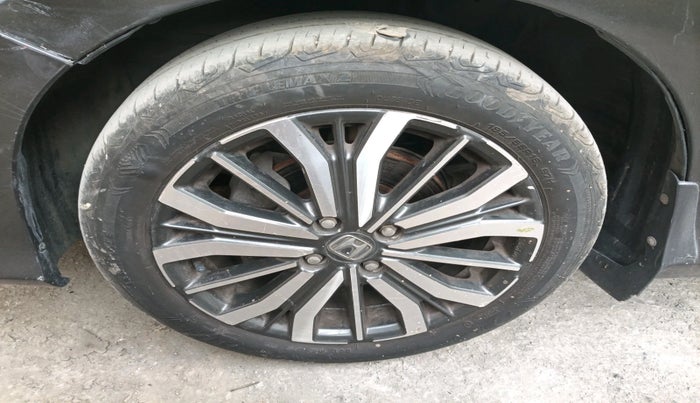 2017 Honda City 1.5L I-VTEC ZX CVT, Petrol, Automatic, 1,02,230 km, tyre