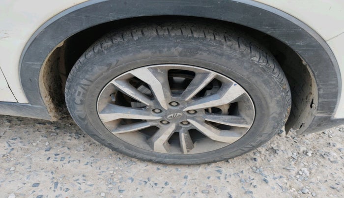 2019 Mahindra XUV300 W8 (O) 1.5 DIESEL AMT, Diesel, Automatic, 88,656 km, tyre