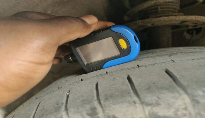 2022 Maruti Dzire ZXI Plus AMT, Petrol, Automatic, 92,649 km, tyre