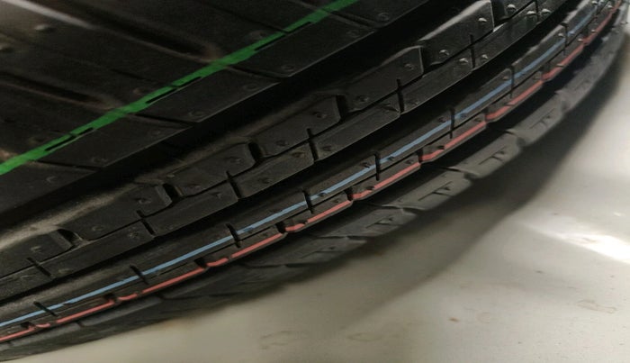 2022 Maruti Dzire ZXI Plus AMT, Petrol, Automatic, 92,649 km, tyre