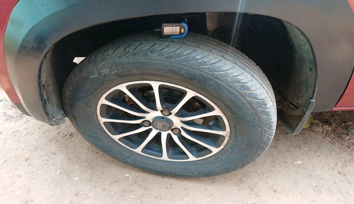 2015 Renault Kwid RXT 0.8, Petrol, Manual, 1,14,502 km, tyre