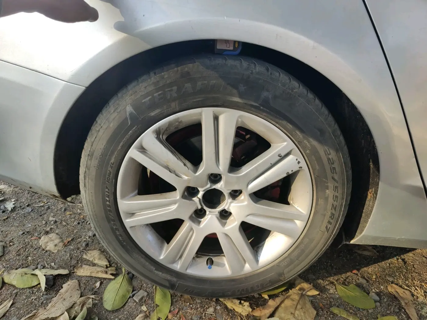 2011 Audi A4 2.0 TDI, Diesel, Automatic, 1,57,000 km, tyre