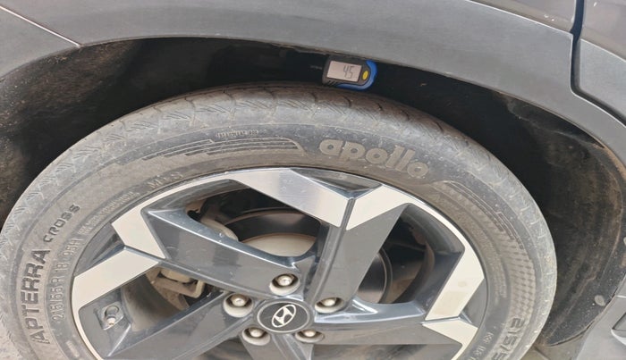 2021 Hyundai ALCAZAR 2.0 SIGNATURE (O) AT 6STR, Petrol, Automatic, 52,276 km, tyre