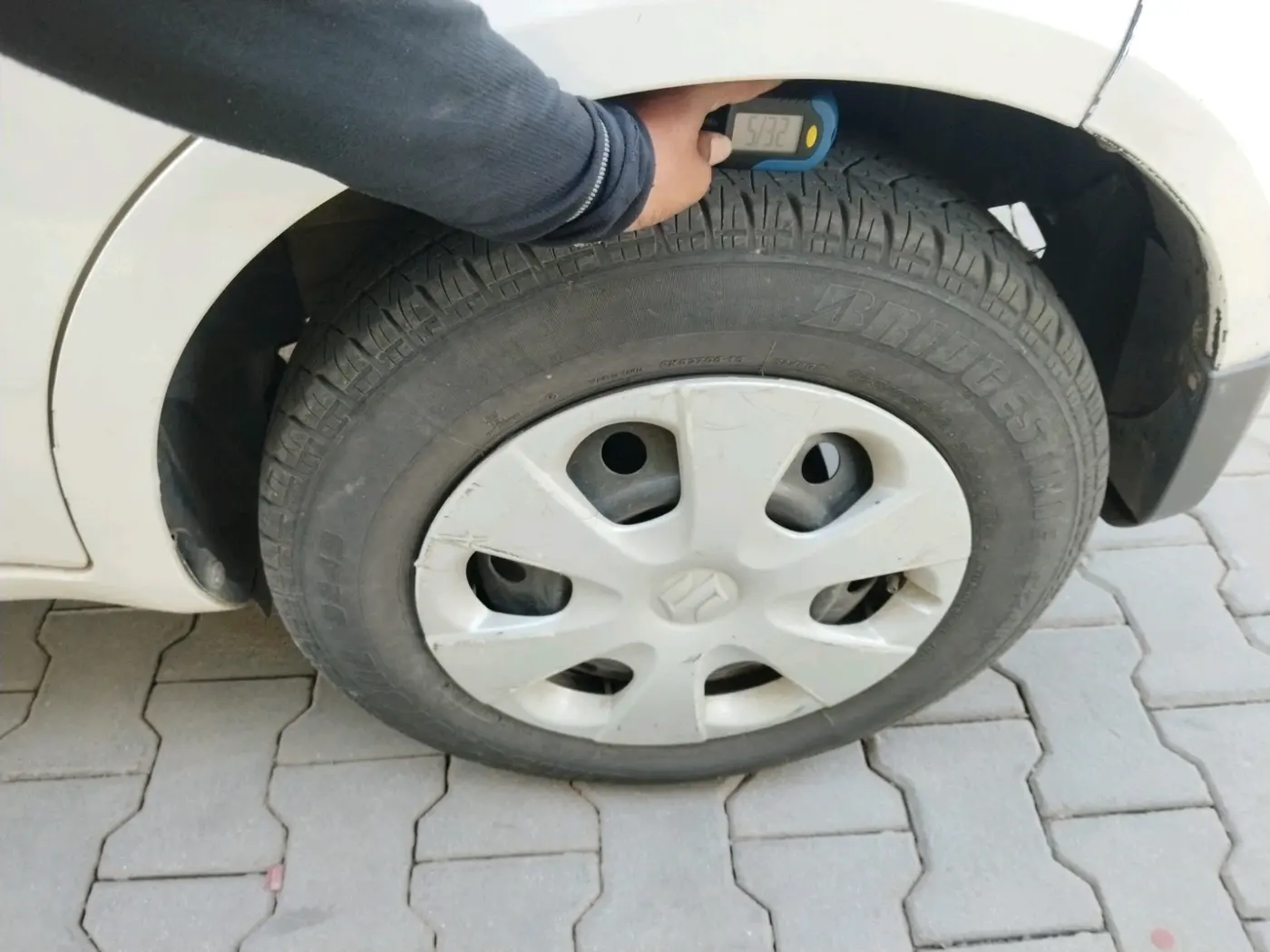 2016 Maruti Ritz VXI, CNG, Manual, 57,713 km, tyre