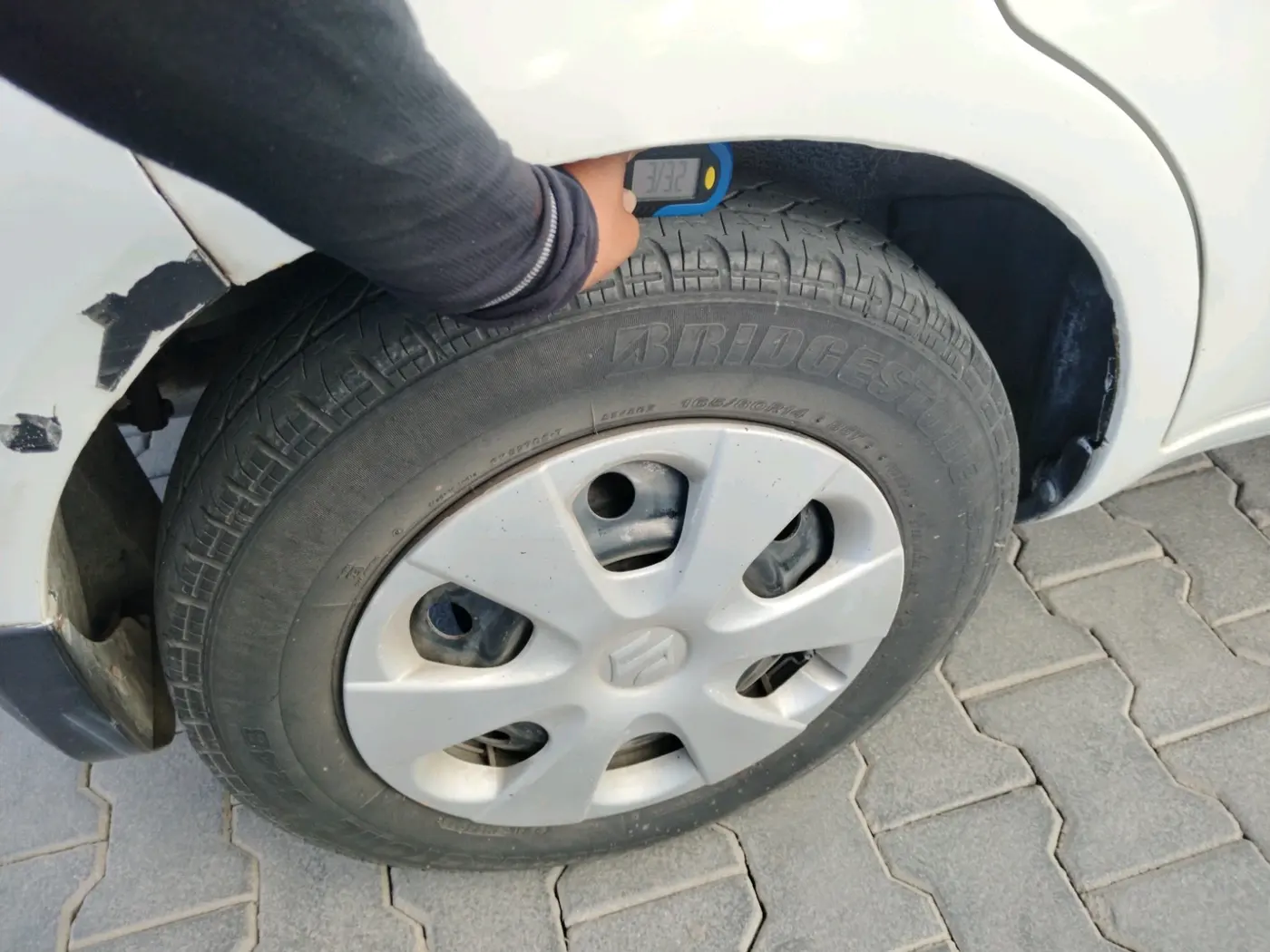 2016 Maruti Ritz VXI, CNG, Manual, 57,713 km, tyre