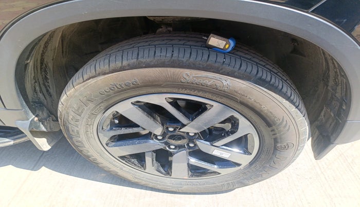 2025 Tata Safari PURE PLUS S DARK EDITION AT, Diesel, Automatic, 3,067 km, tyre