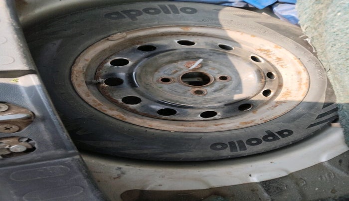 2014 Maruti Ritz VDI, Diesel, Manual, 2,79,765 km, tyre